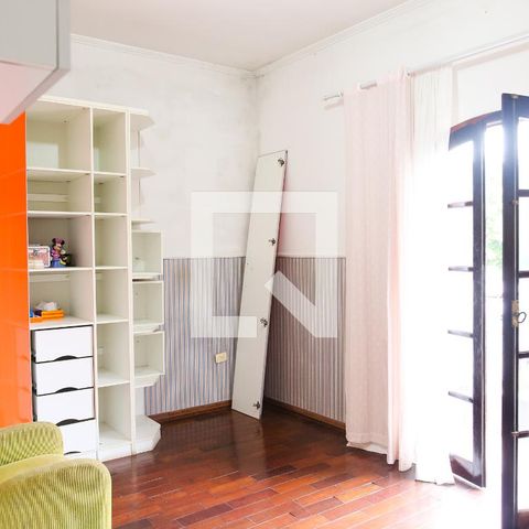 Casa à venda com 268m², 4 quartos e 6 vagasQuarto 2
