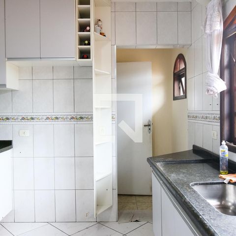 Casa à venda com 268m², 4 quartos e 6 vagasCozinha