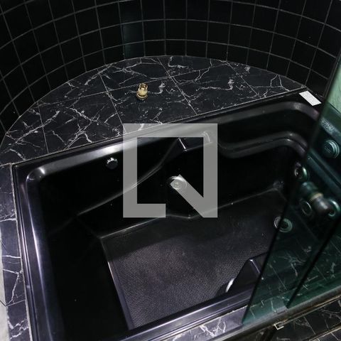Casa à venda com 268m², 4 quartos e 6 vagasBanheiro da Suite