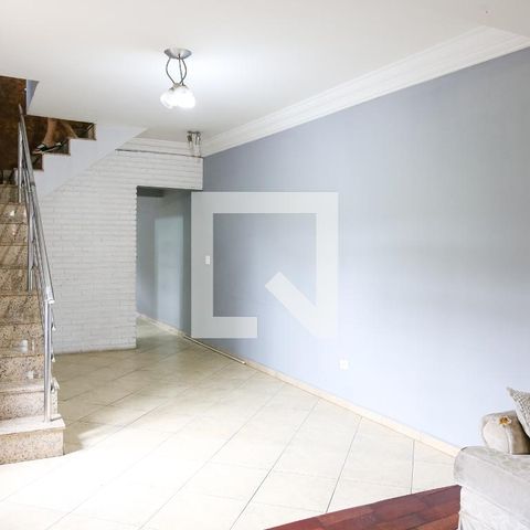 Casa à venda com 268m², 4 quartos e 6 vagasSala