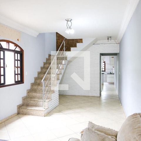 Casa à venda com 268m², 4 quartos e 6 vagasSala