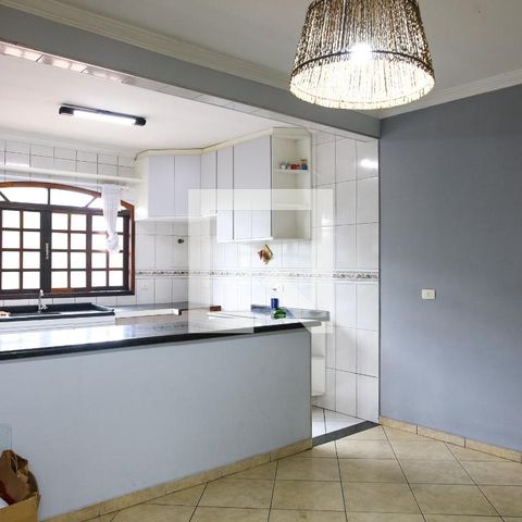 Casa à venda com 268m², 4 quartos e 6 vagasCozinha