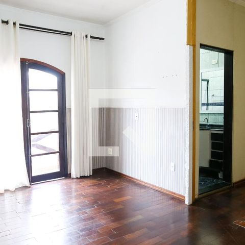 Casa à venda com 268m², 4 quartos e 6 vagasSuite