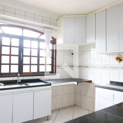 Casa à venda com 268m², 4 quartos e 6 vagasCozinha