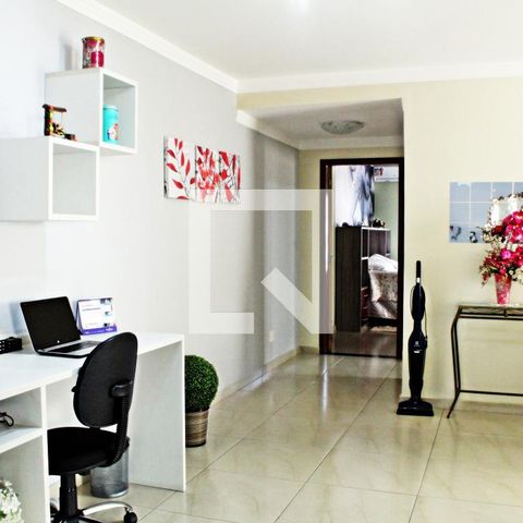 Casa à venda com 320m², 4 quartos e 4 vagasEscritório