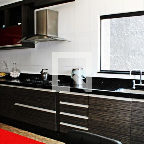 Casa à venda com 320m², 4 quartos e 4 vagasCozinha