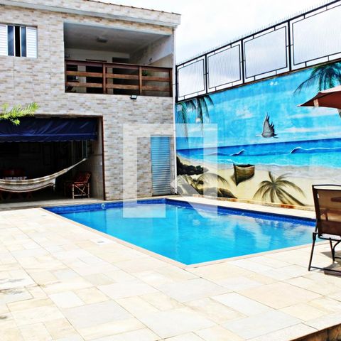 Casa à venda com 320m², 4 quartos e 4 vagasPiscina