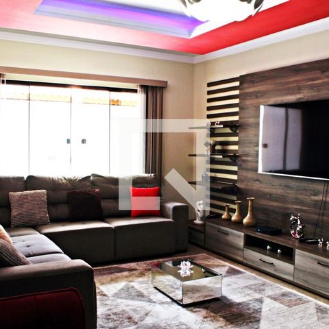 Casa à venda com 320m², 4 quartos e 4 vagasSala