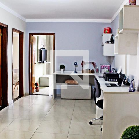 Casa à venda com 320m², 4 quartos e 4 vagasEscritório