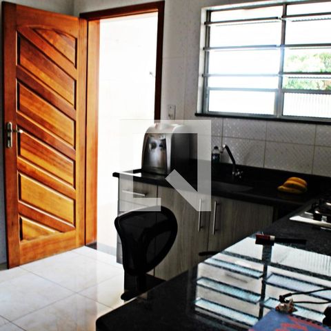 Casa à venda com 320m², 4 quartos e 4 vagasEdicula