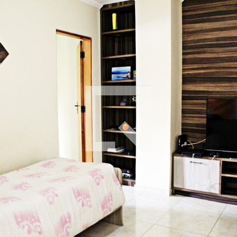 Casa à venda com 320m², 4 quartos e 4 vagasEdicula