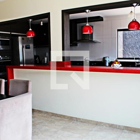 Casa à venda com 320m², 4 quartos e 4 vagasCozinha