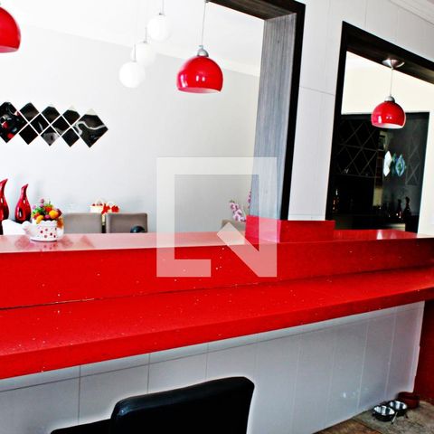 Casa à venda com 320m², 4 quartos e 4 vagasCozinha