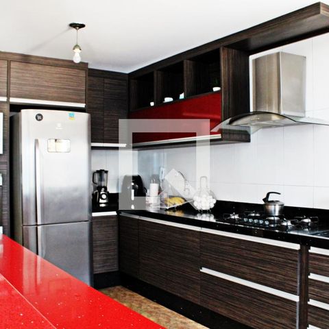 Casa à venda com 320m², 4 quartos e 4 vagasCozinha