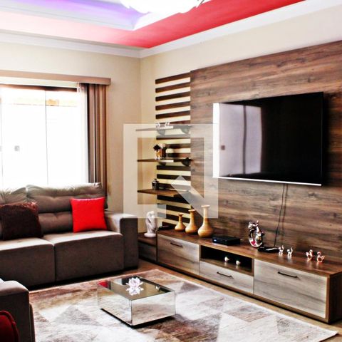 Casa à venda com 320m², 4 quartos e 4 vagasSala
