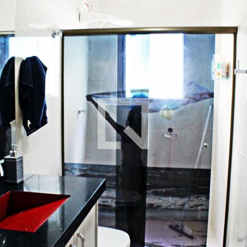 Casa à venda com 320m², 4 quartos e 4 vagasBanheiro