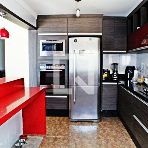 Casa à venda com 320m², 4 quartos e 4 vagasCozinha