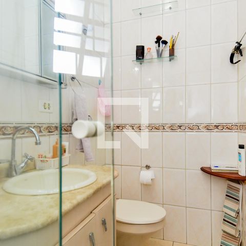 Casa à venda com 100m², 3 quartos e 2 vagasBanheiro da Suíte