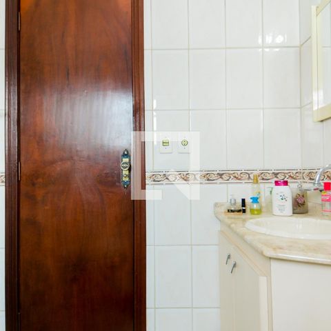 Casa à venda com 100m², 3 quartos e 2 vagasBanheiro Social