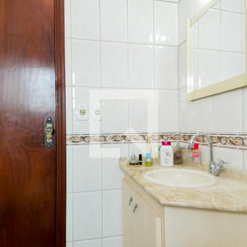 Casa à venda com 100m², 3 quartos e 2 vagasBanheiro Social