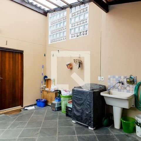 Casa à venda com 100m², 3 quartos e 2 vagasÁrea de Serviço
