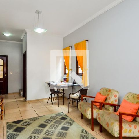 Casa à venda com 100m², 3 quartos e 2 vagasSala