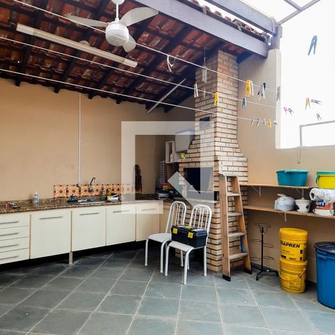 Casa à venda com 100m², 3 quartos e 2 vagasÁrea de Serviço