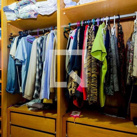 Casa à venda com 100m², 3 quartos e 2 vagasCloset da Suíte