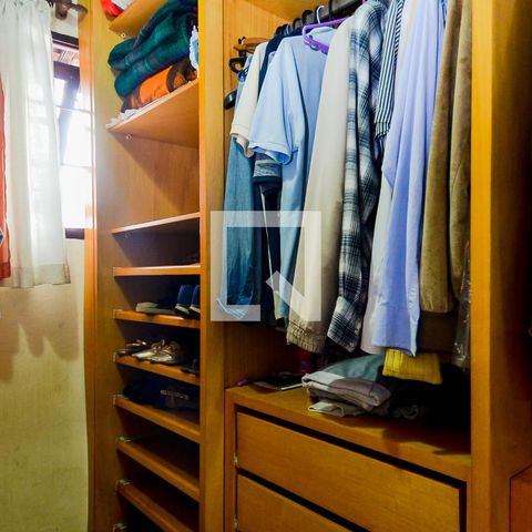 Casa à venda com 100m², 3 quartos e 2 vagasCloset da Suíte