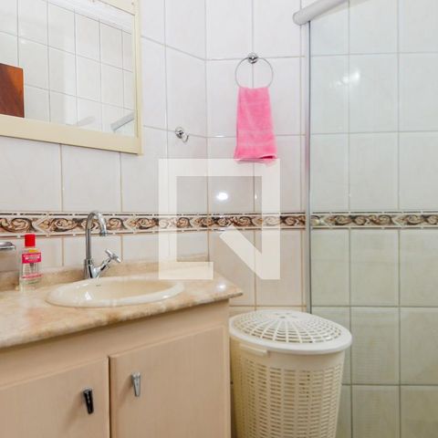 Casa à venda com 100m², 3 quartos e 2 vagasBanheiro Social