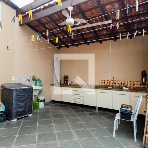 Casa à venda com 100m², 3 quartos e 2 vagasÁrea de Serviço