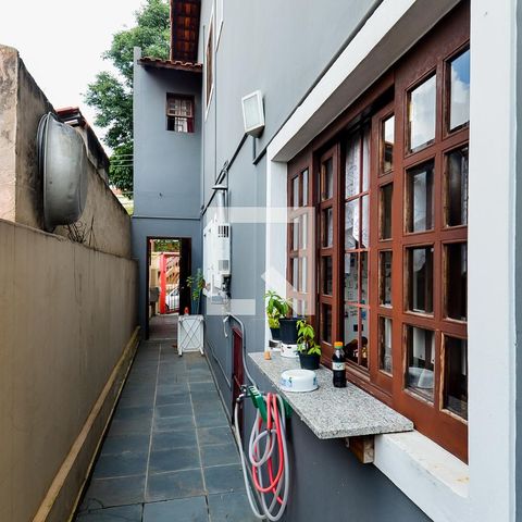 Casa à venda com 100m², 3 quartos e 2 vagasCorredor Lateral 