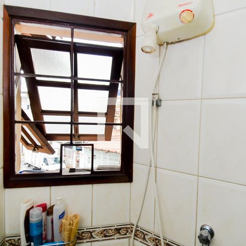 Casa à venda com 100m², 3 quartos e 2 vagasBanheiro da Suíte