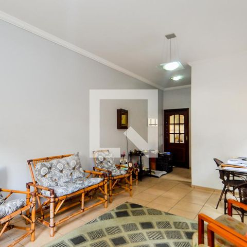 Casa à venda com 100m², 3 quartos e 2 vagasSala