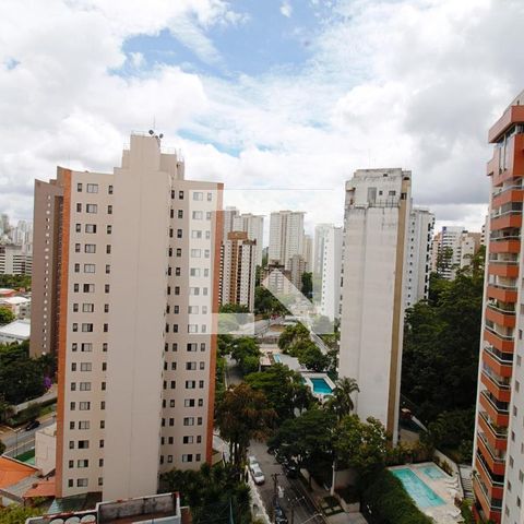 Apartamento à venda com 170m², 4 quartos e 3 vagasVista da Suíte 2