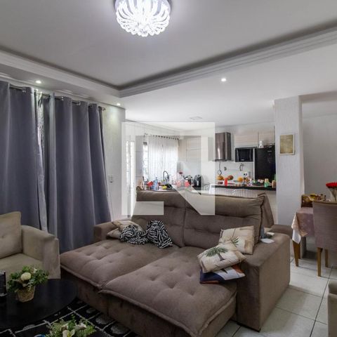 Casa à venda com 60m², 2 quartos e 1 vaga Casa à venda com 60m², 2 quartos e 1 vagaSala