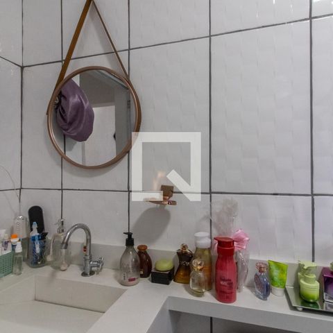 Casa à venda com 60m², 2 quartos e 1 vaga Casa à venda com 60m², 2 quartos e 1 vagaBanheiro