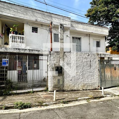 Casa à venda com 60m², 2 quartos e 1 vaga Casa à venda com 60m², 2 quartos e 1 vagaFachada