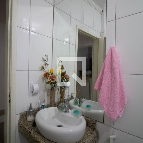 Casa à venda com 210m², 5 quartos e 4 vagas Casa à venda com 210m², 5 quartos e 4 vagasBanheiro