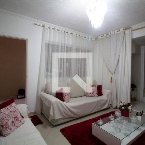 Casa à venda com 210m², 5 quartos e 4 vagas Casa à venda com 210m², 5 quartos e 4 vagasSala
