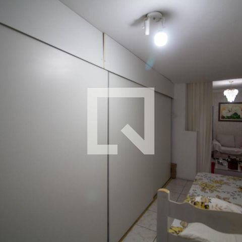 Casa à venda com 210m², 5 quartos e 4 vagas Casa à venda com 210m², 5 quartos e 4 vagasQuarto 1