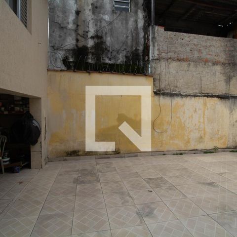 Casa à venda com 210m², 5 quartos e 4 vagas Casa à venda com 210m², 5 quartos e 4 vagasQuintal