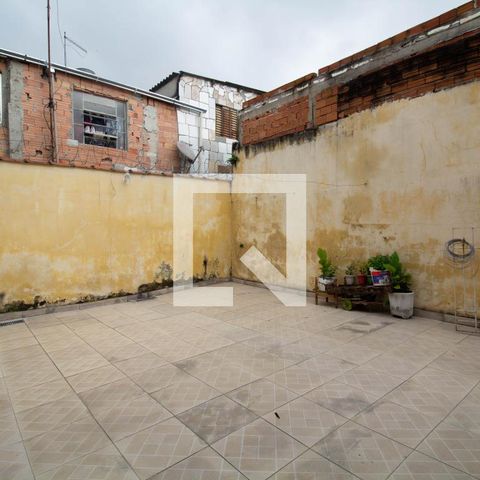 Casa à venda com 210m², 5 quartos e 4 vagas Casa à venda com 210m², 5 quartos e 4 vagasQuintal