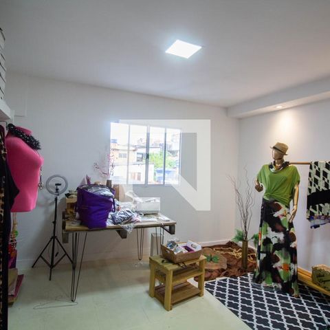 Casa à venda com 210m², 5 quartos e 4 vagas Casa à venda com 210m², 5 quartos e 4 vagasQuarto 4