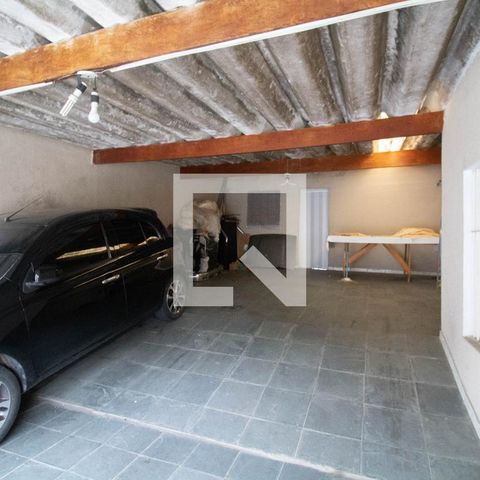 Casa à venda com 210m², 5 quartos e 4 vagas Casa à venda com 210m², 5 quartos e 4 vagasGaragem