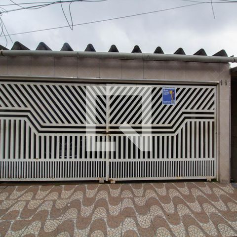 Casa à venda com 210m², 5 quartos e 4 vagas Casa à venda com 210m², 5 quartos e 4 vagasFachada