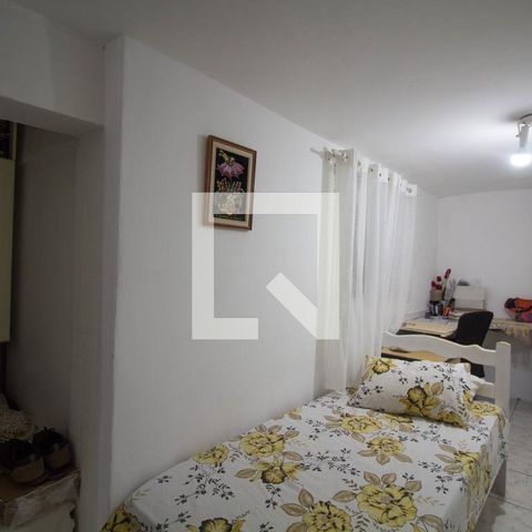 Casa à venda com 210m², 5 quartos e 4 vagas Casa à venda com 210m², 5 quartos e 4 vagasQuarto 1