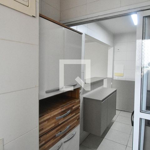 Apartamento à venda com 76m², 3 quartos e 1 vagaÁrea de Serviço