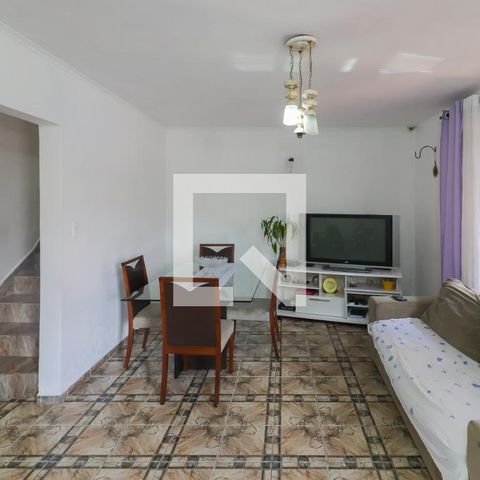 Casa à venda com 152m², 3 quartos e 2 vagas Casa à venda com 152m², 3 quartos e 2 vagasSala