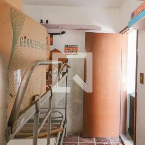 Casa à venda com 152m², 3 quartos e 2 vagas Casa à venda com 152m², 3 quartos e 2 vagasQuarto Serviço
